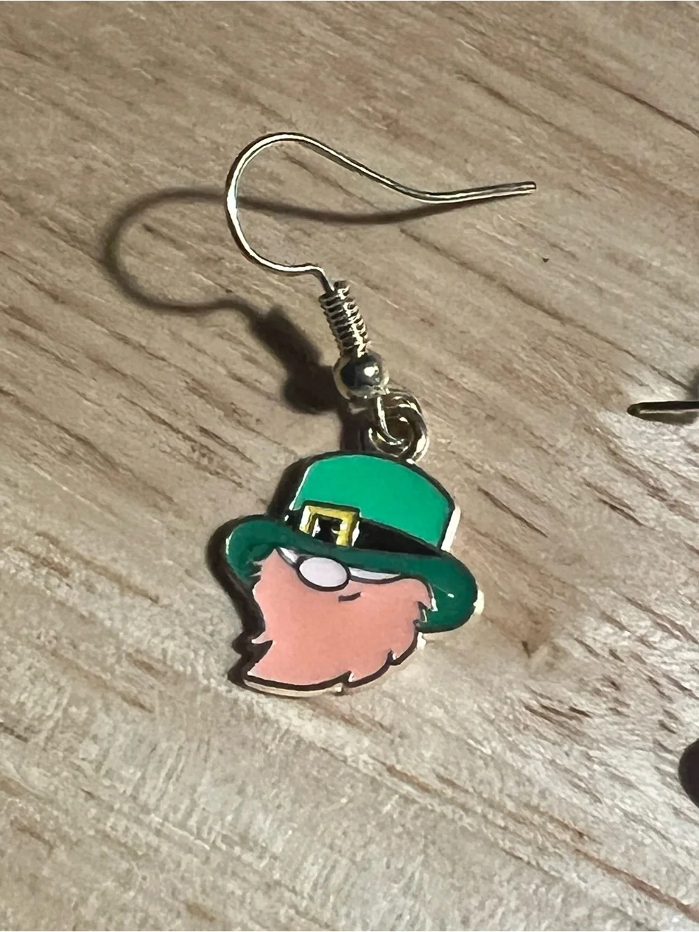 Green Leprechaun Hat Kids Dangle Earrings E129